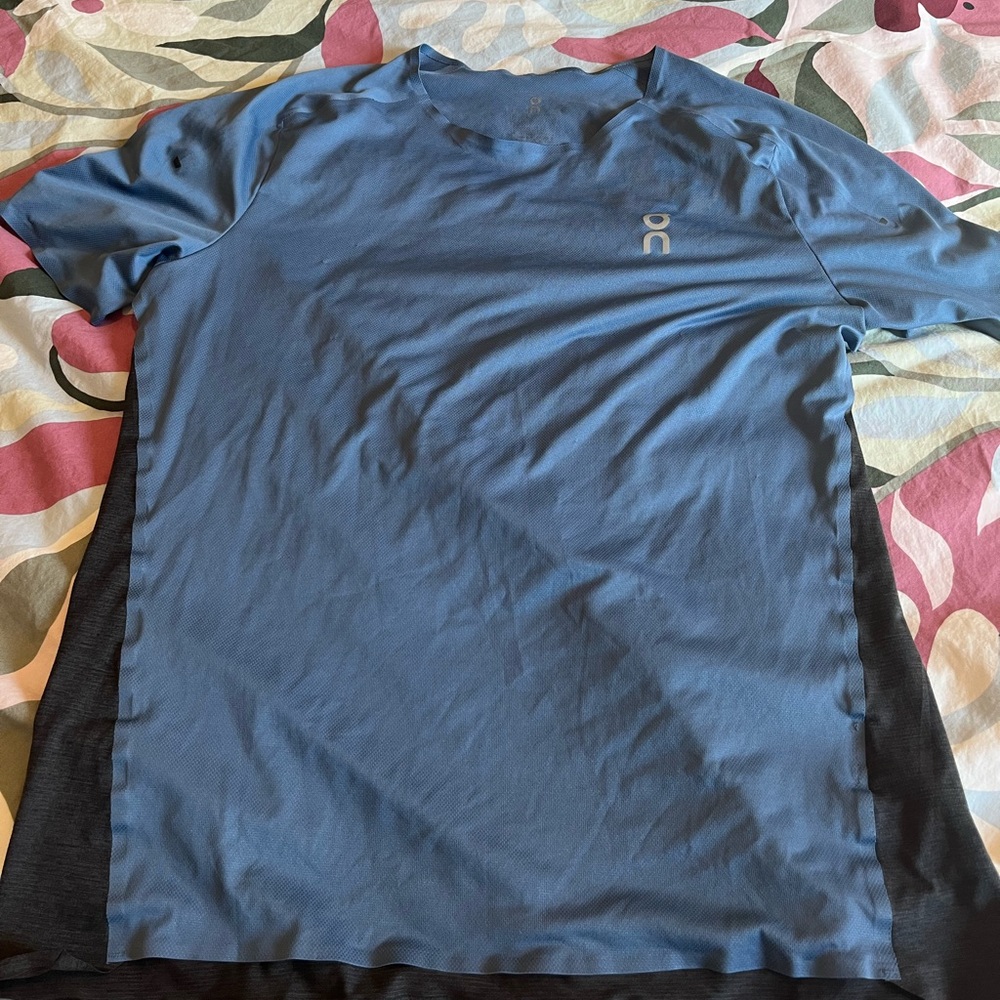 ON Men’s Performance Shirt